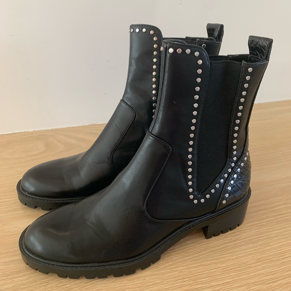 Zara boot size 7